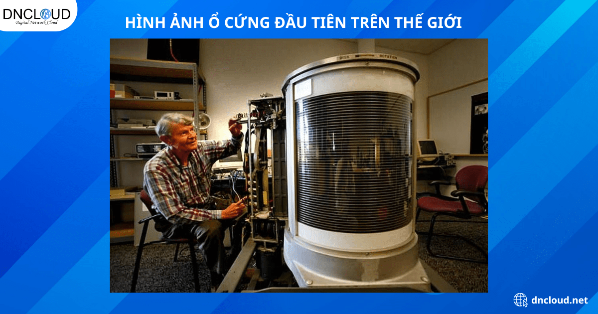 Hình ảnh ổ cứng đầu tiên trên thế giới